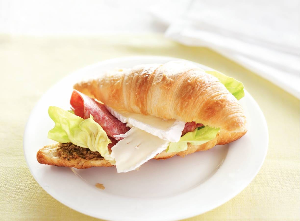 Croissant brie