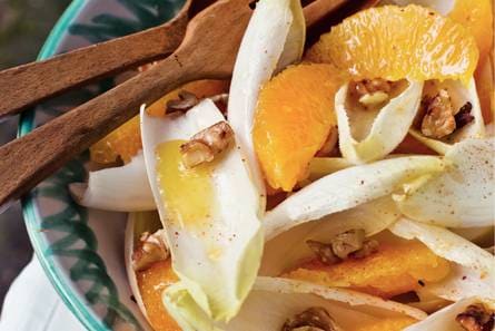 Zomerse salade van witlof en sinaasappel