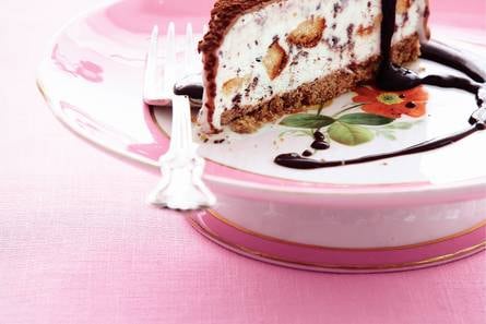 Stracciatellataart met espressosaus