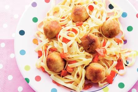 Tagliatelle met tomaat en visballetjes