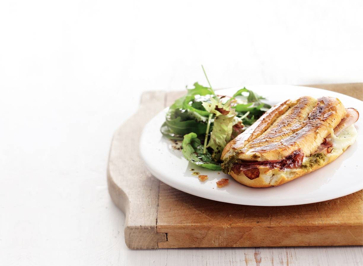 Panini met casselerrib en pesto