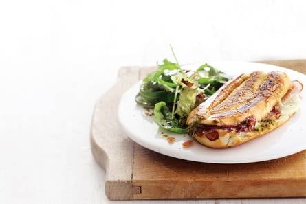 Panini met casselerrib en pesto
