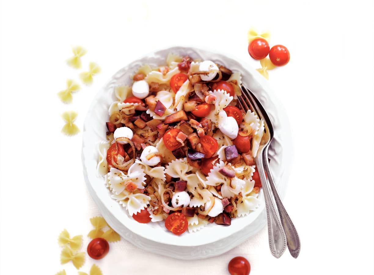 Aubergine-tomatenfarfalle