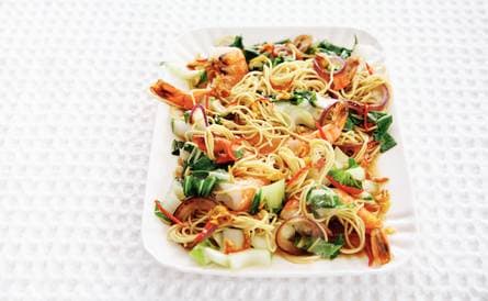 Geroerbakte garnalen met gember en paksoi