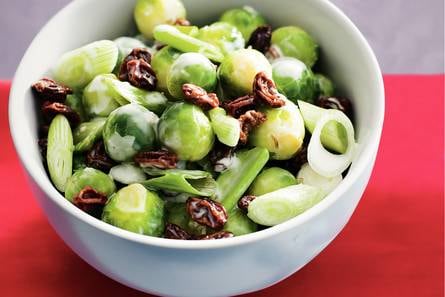 Spruiten-rozijnensalade