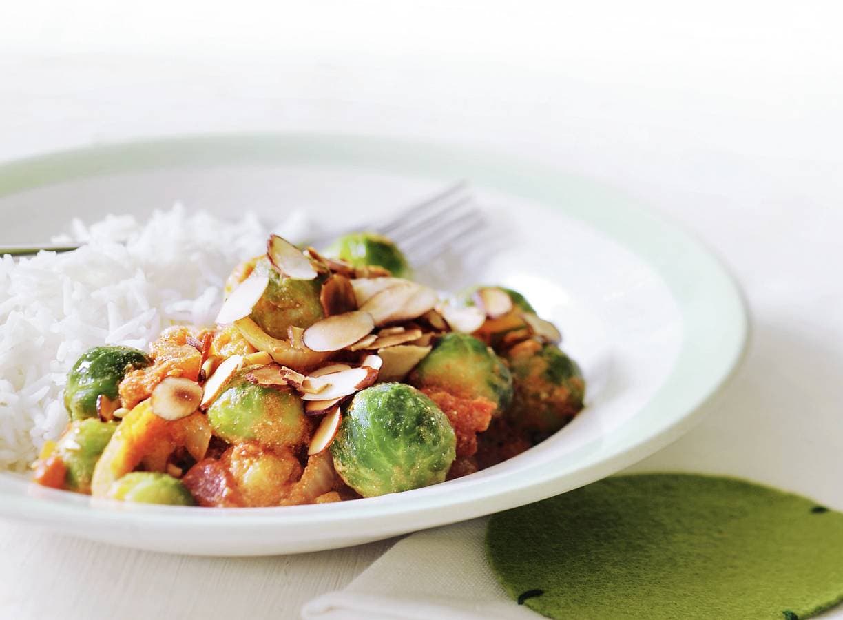 Geroerbakte spruitjes in curry