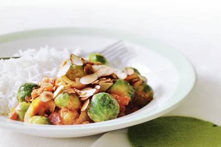 Geroerbakte spruitjes in curry