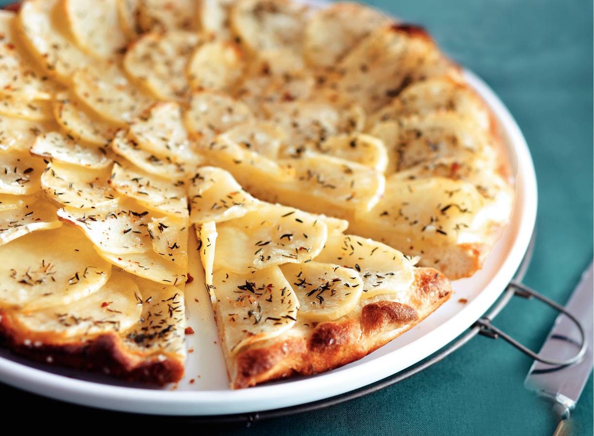 Spicy aardappelplaatpizza