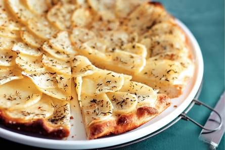 Spicy aardappelplaatpizza