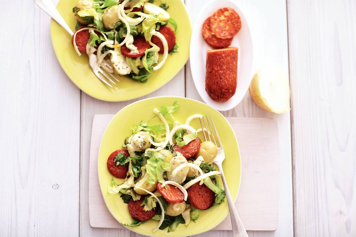 Warme aardappel-andijviesalade