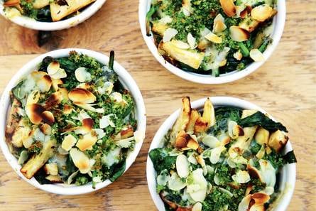 Groentegratin met roquefort en kruidenkorst