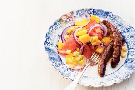 Mangosalade met runderworstjes