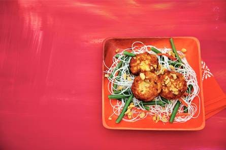 Thaise visballetjes met noedelsalade