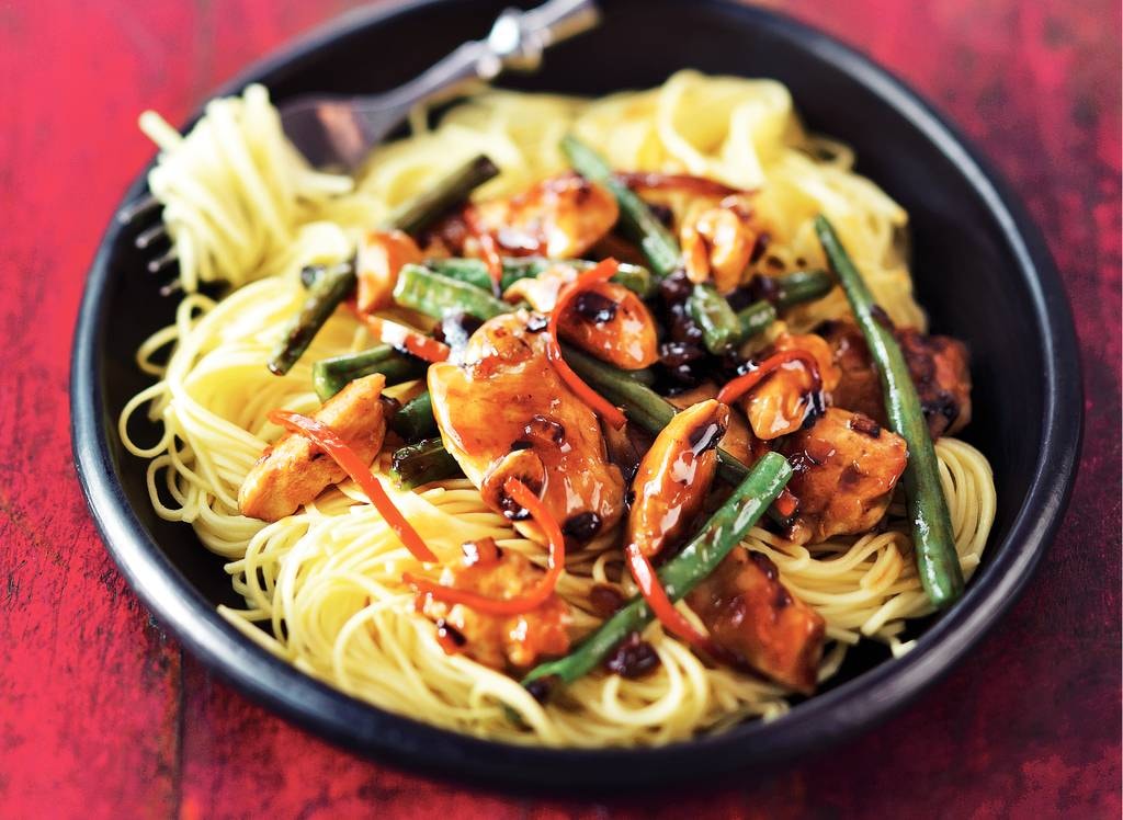 Kip met paprika en chilipeper recept - Allerhande | Albert Heijn