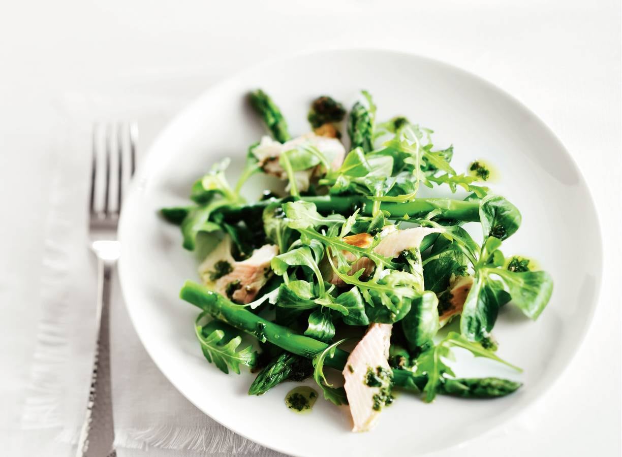 Salade met forel & ansjovisdressing