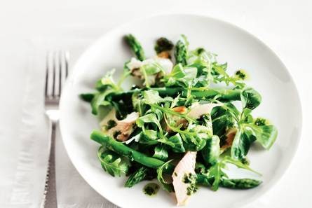 Salade met forel & ansjovisdressing