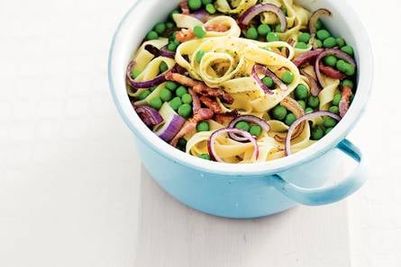 Lintpasta met spek & erwten