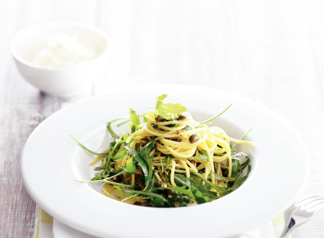 Spaghetti citroen, kappertjes en rucola