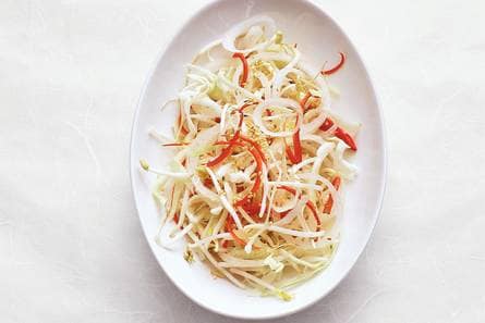Pittige taugésalade met sesam
