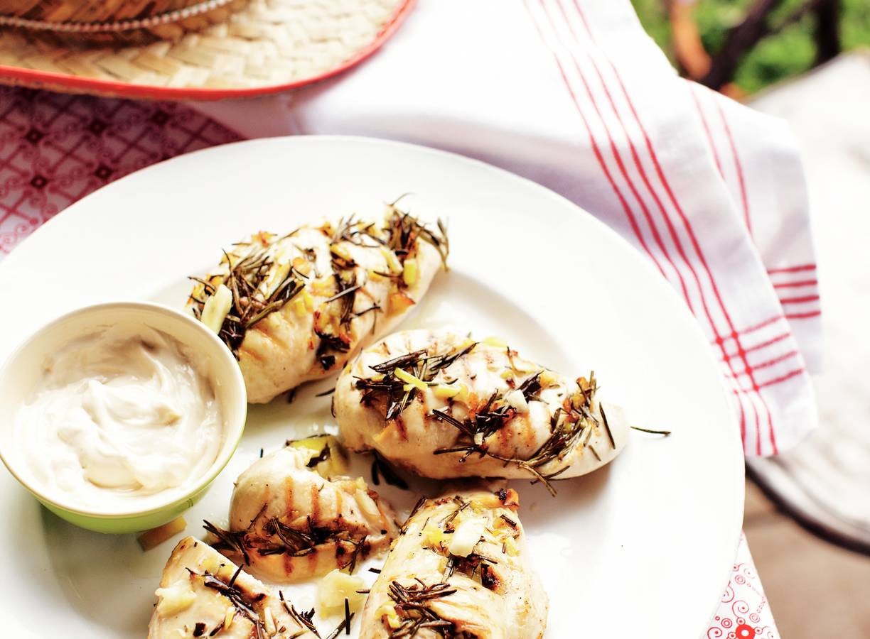 Rozemarijnkip met aioli