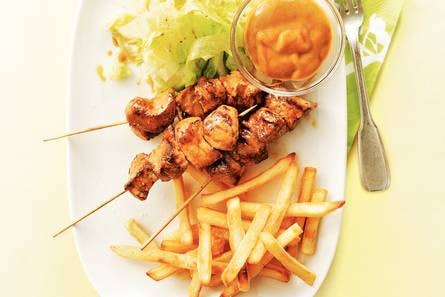 Saté met frietjes