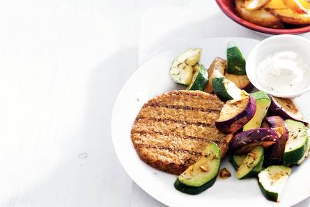 Vegaburger met mediterrane groente