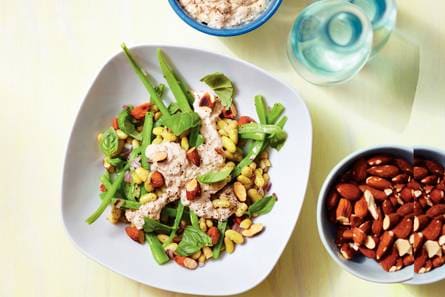 Bonensalade met tonijn en amandelen
