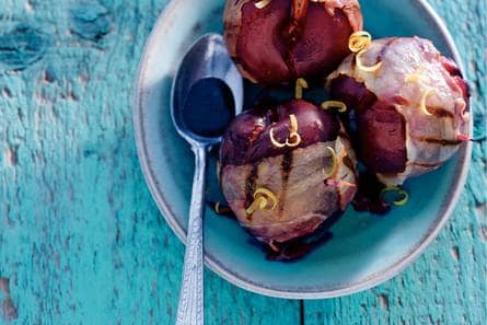 Pruimen met spek en balsamico