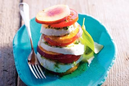 Salade caprese met nectarine