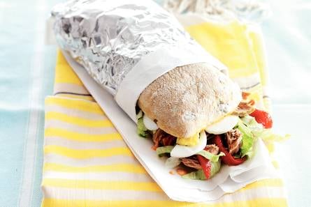 Ciabatta met tonijn, ei en paprika