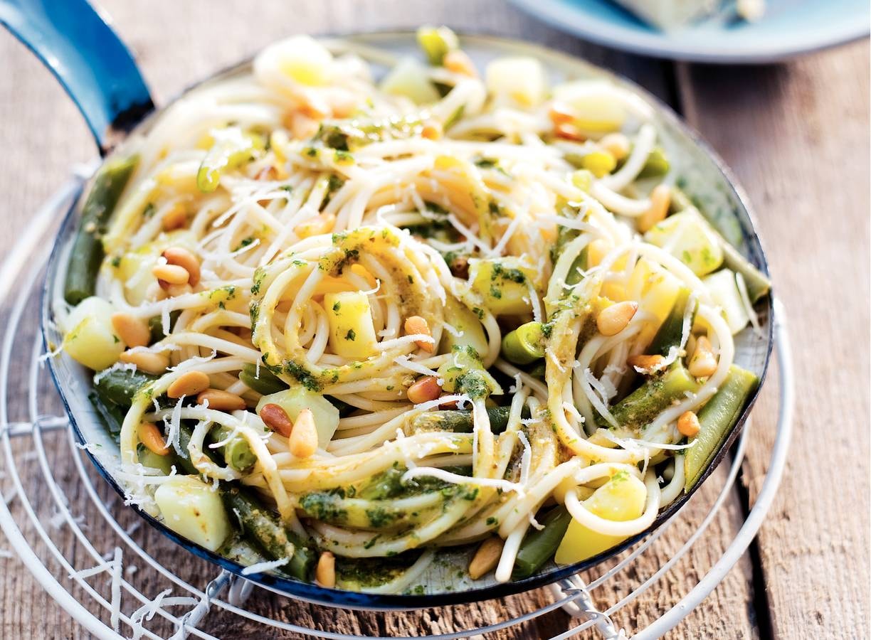 Pasta con pesto e patate