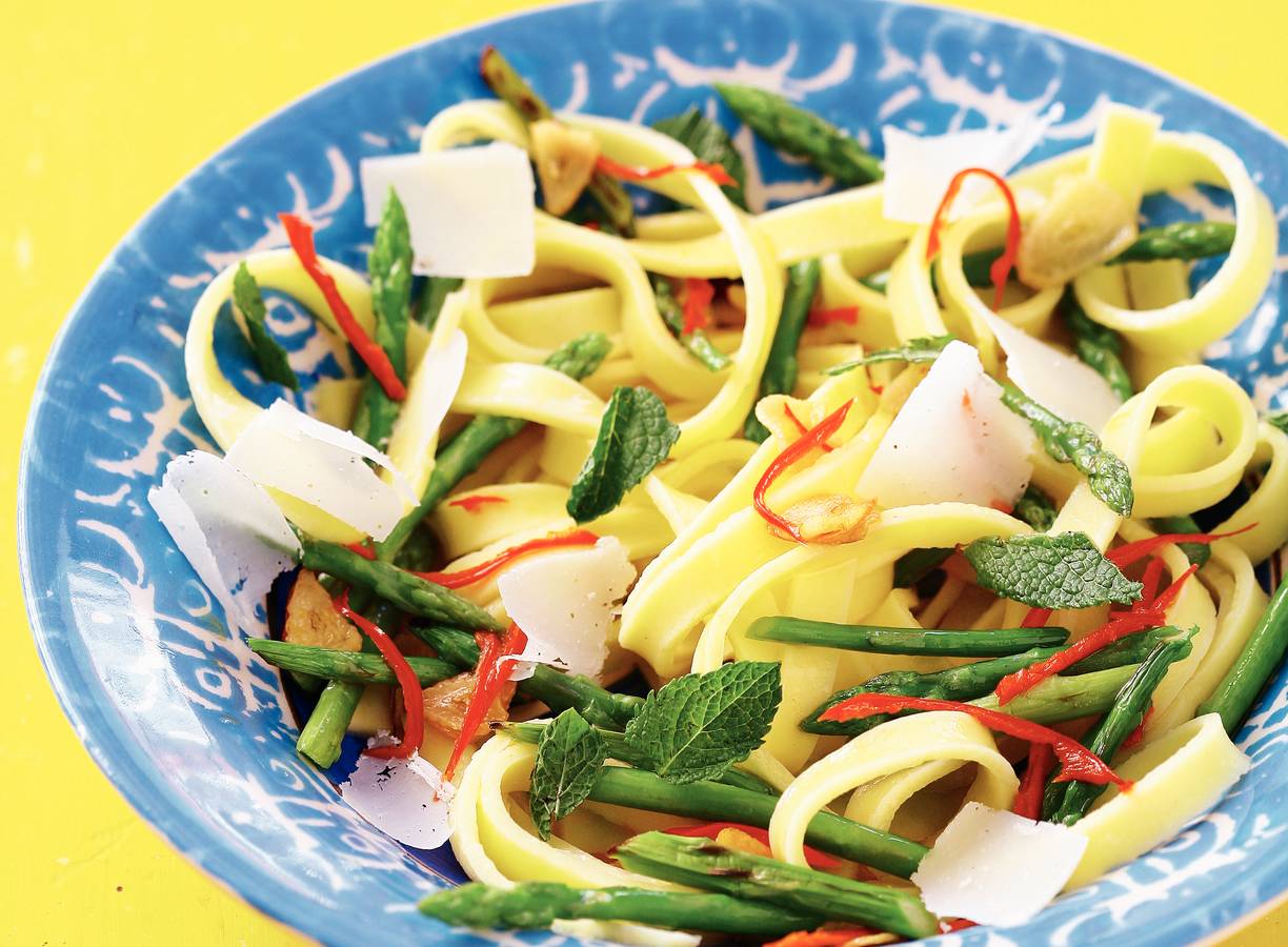 Tagliatelle met aspergetips