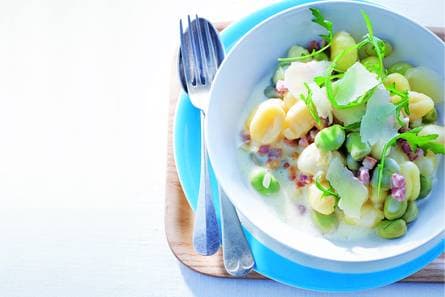 Gnocchi met spek en tuinbonen