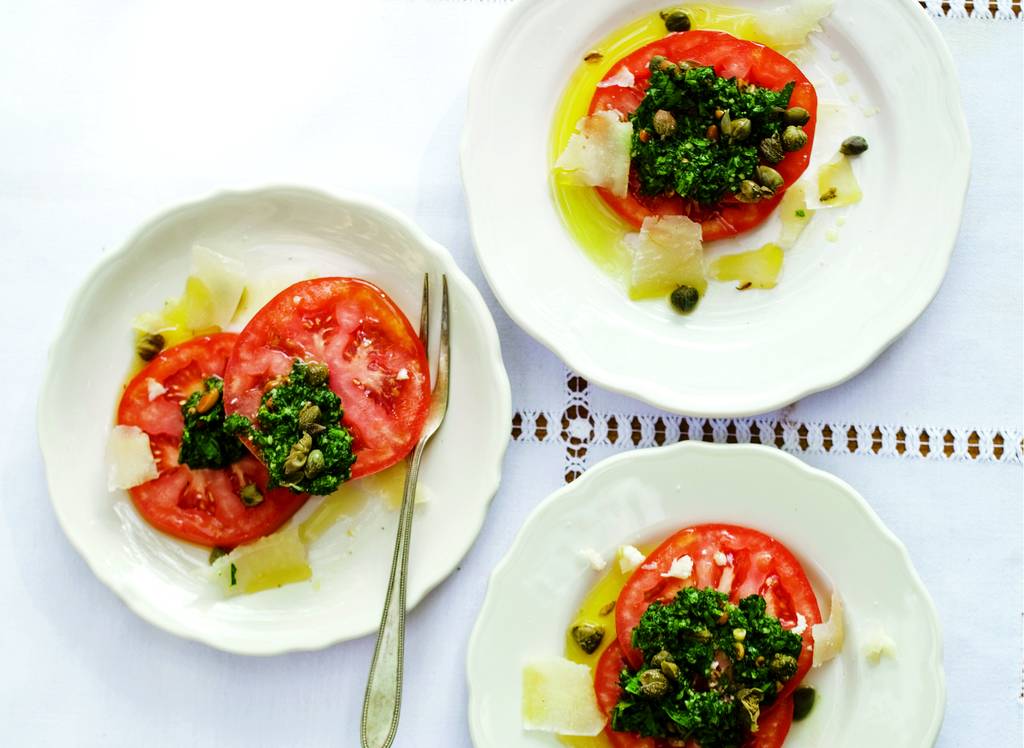 Tomatensalade met peterseliepesto recept Allerhande Albert Heijn