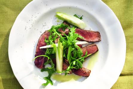 Biefstuk met witlof en rucola