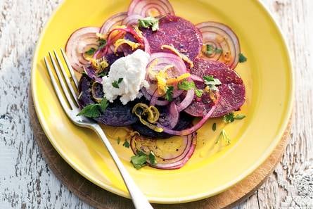 Bietjessalade met ui en ricotta