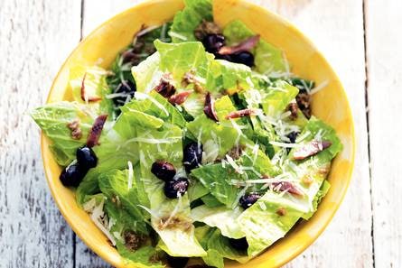 Andijviesalade met ansjovis & olijven