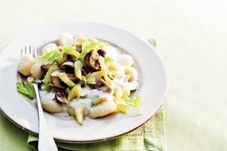 Gnocchi, ricotta en selderij