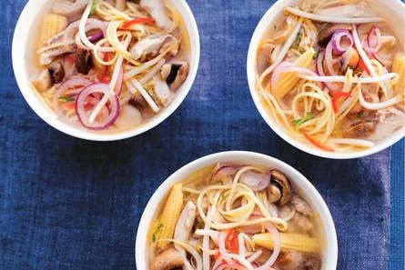 Kippensoep met kastanjechampignons