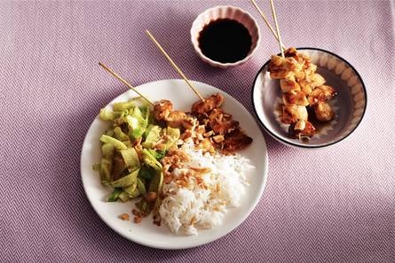 Saté met ketjapsaus