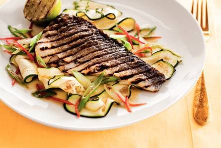 Gegrilde zeebaars met limoen