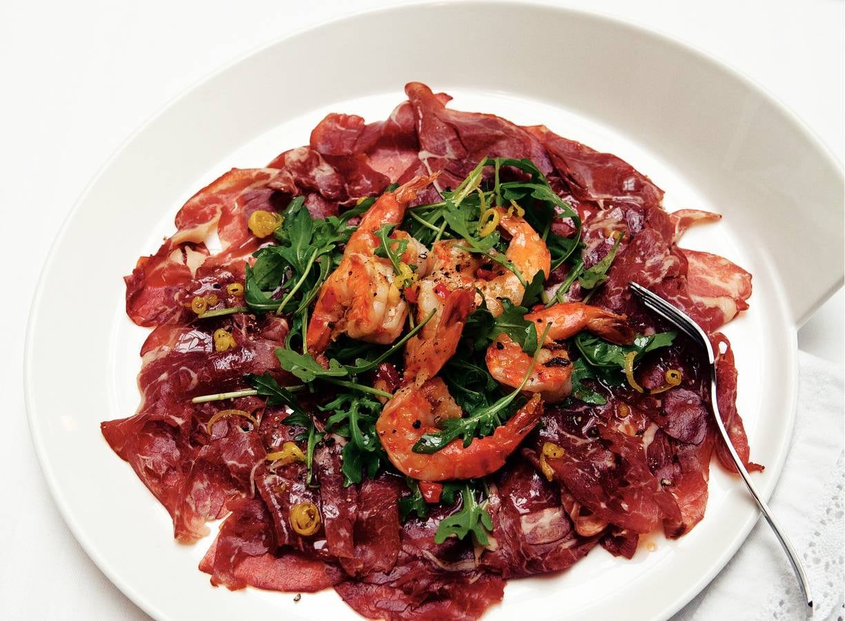 Carpaccio met gegrilde garnalen