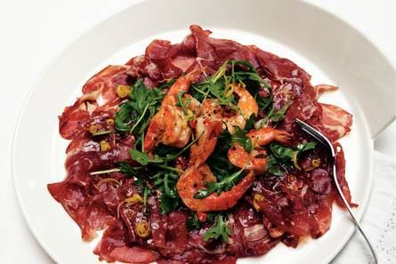 Carpaccio met gegrilde garnalen