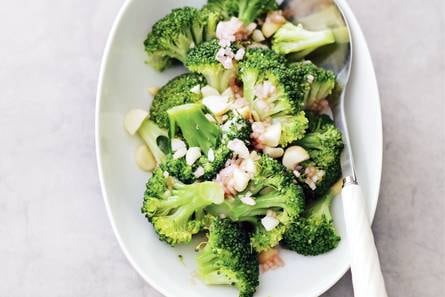 Broccoli met noten