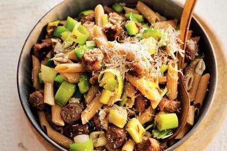 Penne met worst en prei