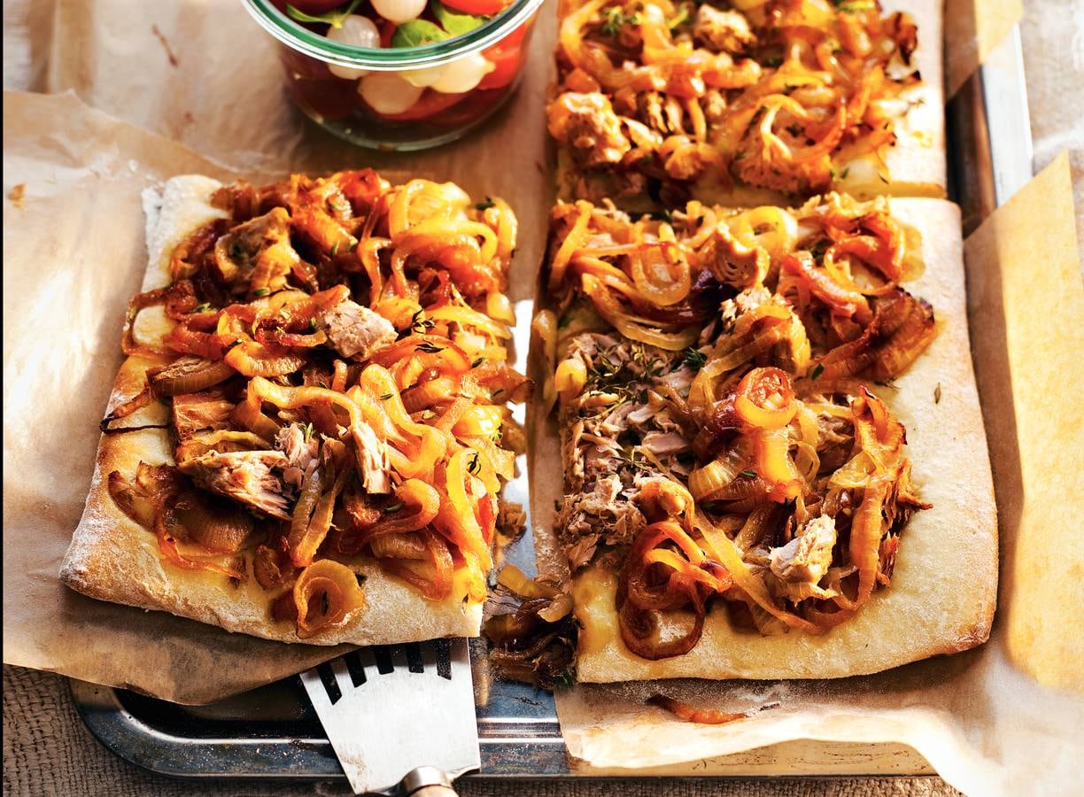 Zoete uienpizza