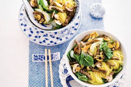 Wokpaksoi met paddenstoelen
