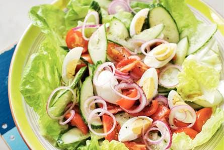 Hollandse salade met ei en tomaat