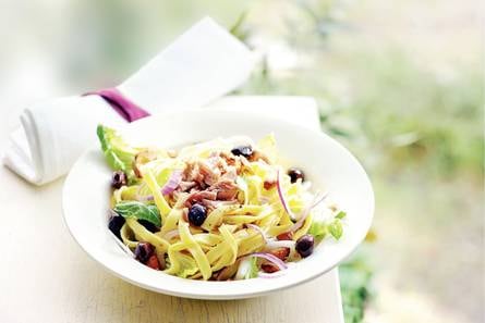 Tagliatelle met tonijn en paksoi