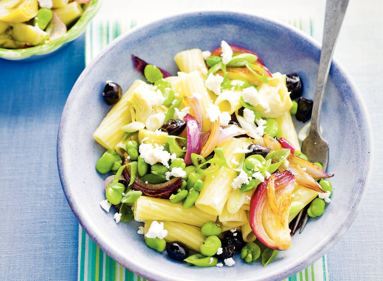 Pastasalade met kaas en tuinbonen